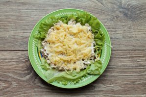 Салат с курицей, яблоком и морковью