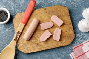 Слоёный пирог с сосисками