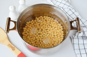 Суп с нутом и фрикадельками