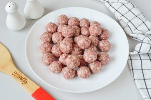 Суп с нутом и фрикадельками