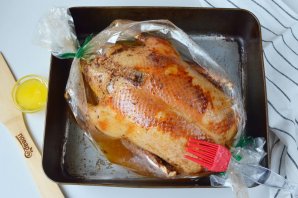 Утка с яблоками и гречкой в духовке