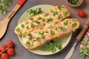 Багет с колбасой и сыром в духовке