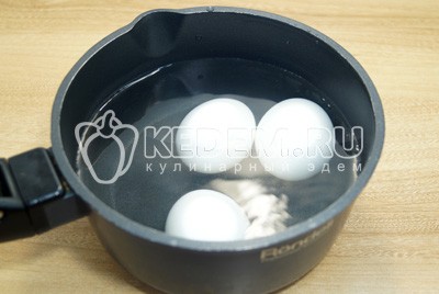 Блины с луком и яйцом