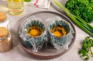 Брускетта с яйцом пашот