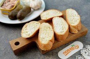 Бутерброды с печенью трески на праздничный стол Бутерброды с печенью трески на праздничный стол