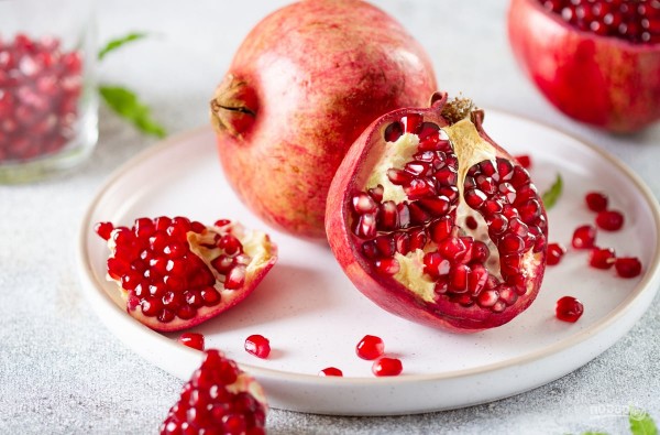 Быстрый способ почистить гранат без брызг Быстрый способ почистить гранат без брызг