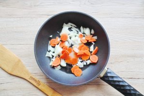 Чечевица с индейкой и овощами