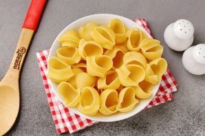 Фаршированные макароны на сковороде