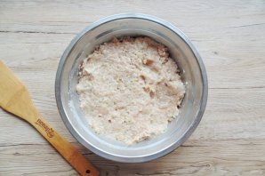 Фрикадельки в сметанно-томатном соусе