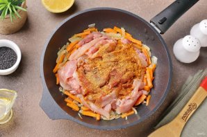 Фунчоза с курицей и кабачком