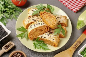 Горячий рулет из лаваша с начинкой Горячий рулет из лаваша с начинкой