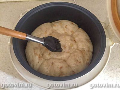 Хлеб с луком в мультиварке или на сковороде