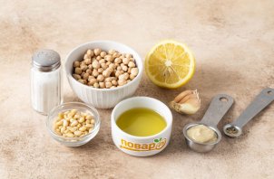 Хумус с кедровыми орешками