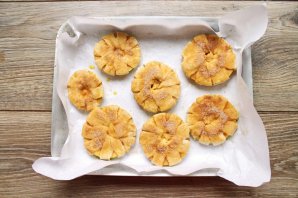 Яблочные колечки в слоеном тесте