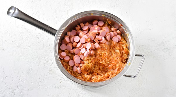 Капуста с сосисками и томатной пастой, пошаговый рецепт с фото Капуста с сосисками и томатной пастой, пошаговый рецепт с фото