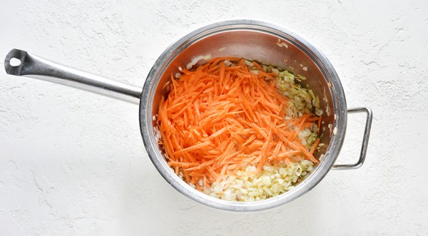 Капуста с сосисками и томатной пастой, пошаговый рецепт с фото Капуста с сосисками и томатной пастой, пошаговый рецепт с фото