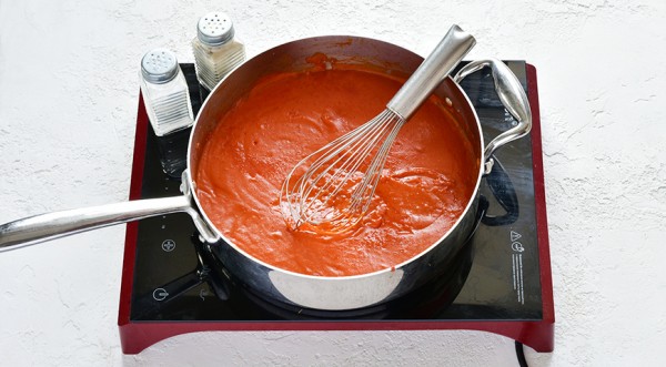 Классическая подливка из томатной пасты с мукой, пошаговый рецепт с фото