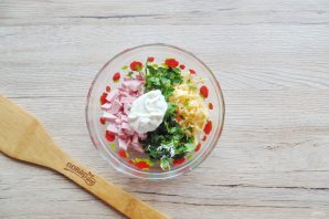 Конвертики из лаваша с колбасой и сыром