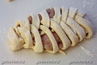 Куриные бедра (без костей), запеченные в слоеном тесте Куриные бедра (без костей), запеченные в слоеном тесте