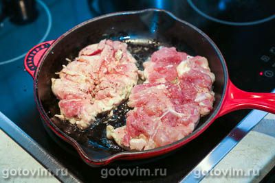 Куриные бедра (без костей), запеченные в слоеном тесте Куриные бедра (без костей), запеченные в слоеном тесте