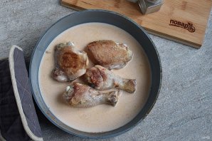 Куриные ножки в сливочном соусе