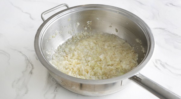 Куриные потрошки в сметанном соусе, пошаговый рецепт с фото Куриные потрошки в сметанном соусе, пошаговый рецепт с фото