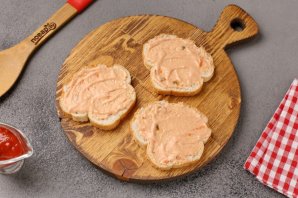 Мини-пицца на батоне в духовке