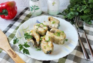 Минтай жареный в муке на сковороде