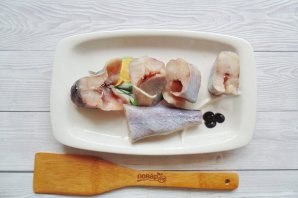 Минтай жареный в муке на сковороде