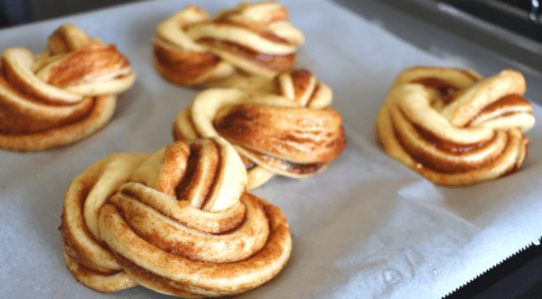 Мягкие как пух булочки с корицей! Ароматная выпечка к чаю , пошаговый рецепт с фото Мягкие как пух булочки с корицей! Ароматная выпечка к чаю , пошаговый рецепт с фото