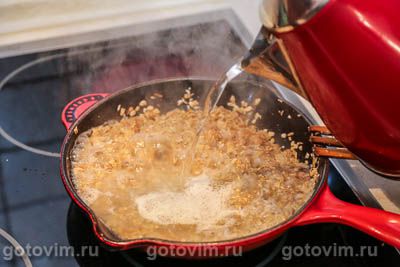 Несладкая овсянка с жареным луком и фаршем Несладкая овсянка с жареным луком и фаршем