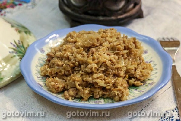 Несладкая овсянка с жареным луком и фаршем Несладкая овсянка с жареным луком и фаршем