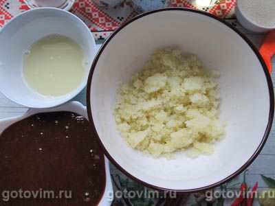 Оладьи из говяжьей печени с капустой и манкой