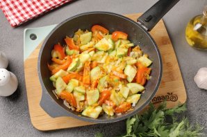 Овощной суп с болгарским перцем