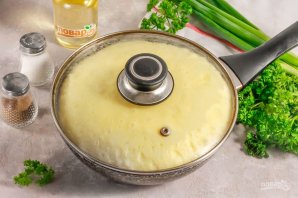 Пышный омлет на сковороде без молока