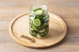 Салат из огурцов с базиликом на зиму