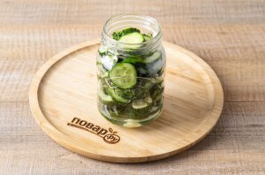 Салат из огурцов с базиликом на зиму