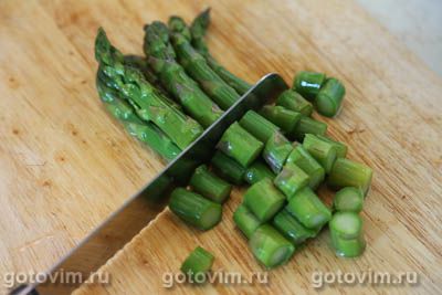 Салат из спаржи с цветной капустой и яйцом Салат из спаржи с цветной капустой и яйцом