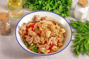 Салат "Тбилиси" с курицей и фасолью