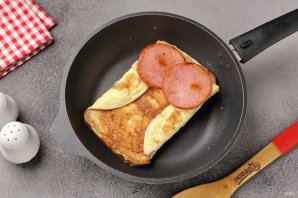 Сэндвич с омлетом