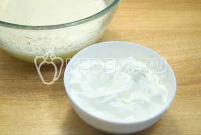 Шарлотка на сметане