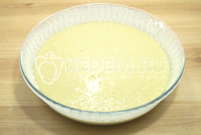 Шарлотка с творогом и яблоками