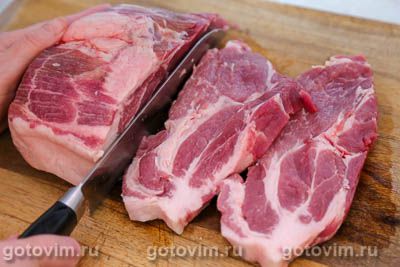 Стейки из свинины с жареными строчками в чесночном масле Стейки из свинины с жареными строчками в чесночном масле