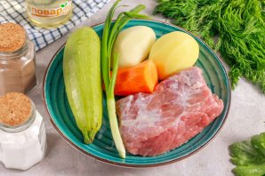 Суп с говядиной и кабачком