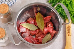 Суп с говядиной и кабачком