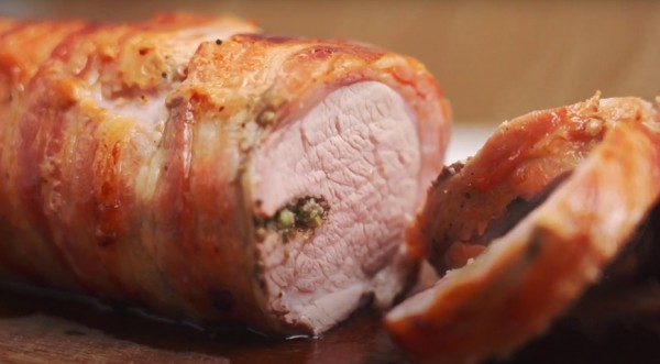 Свиная вырезка в беконе и медовой глазури, пошаговый рецепт с фото