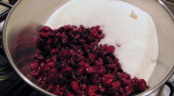 Торт Монастырская изба с вишней со сметанным кремом, пошаговый рецепт с фото Торт Монастырская изба с вишней со сметанным кремом, пошаговый рецепт с фото