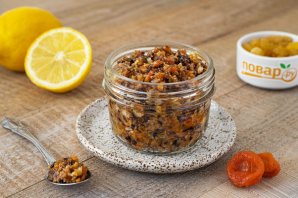 Витаминная смесь из сухофруктов Витаминная смесь из сухофруктов