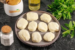 Жареные шайбочки из творога на сковороде