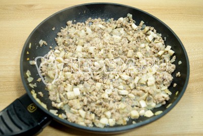 Блины с мясом и грибами